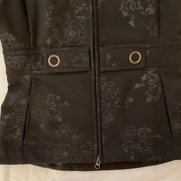 Lolë Soft Shell Lined Jacket - Picture 6 of 7